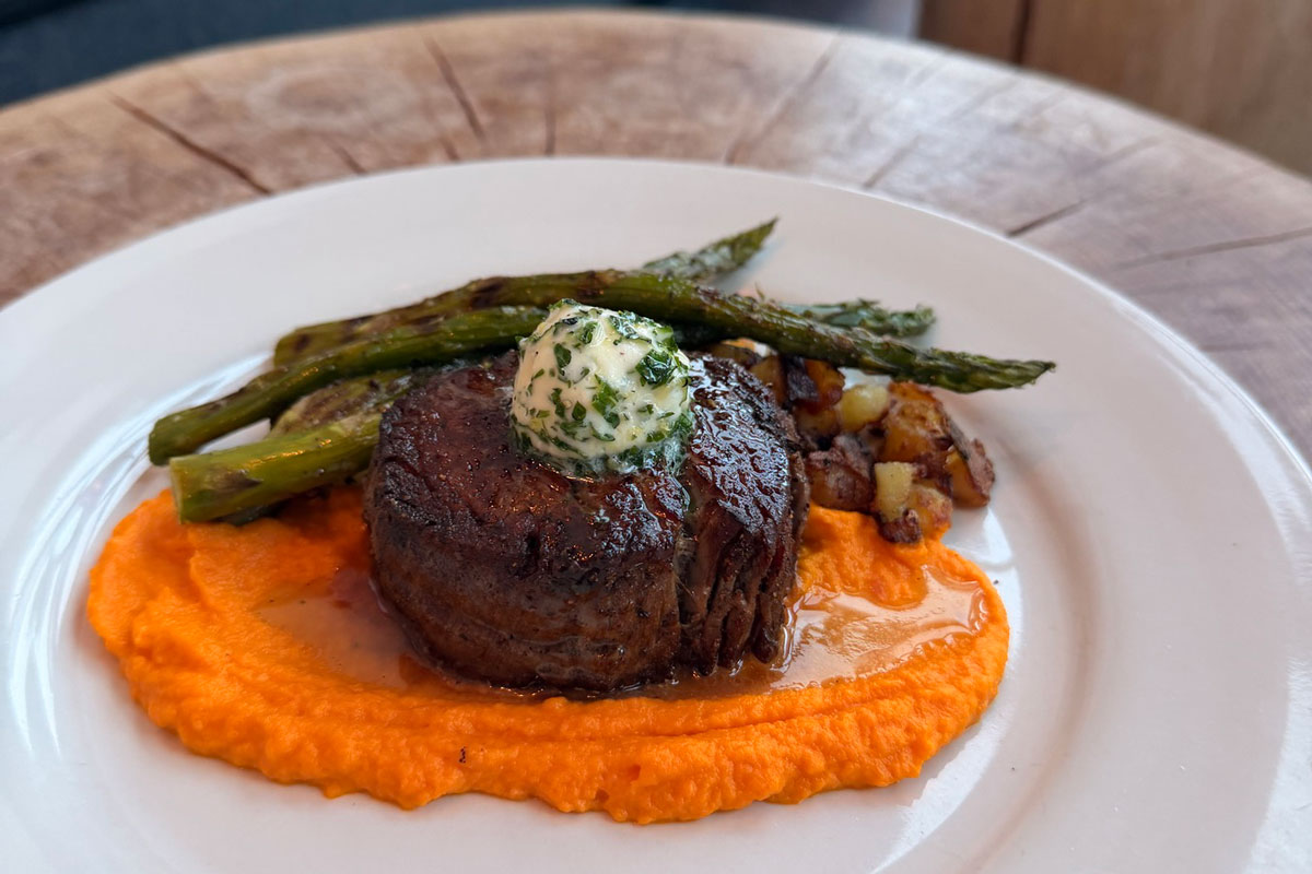 Steak at Bordinos